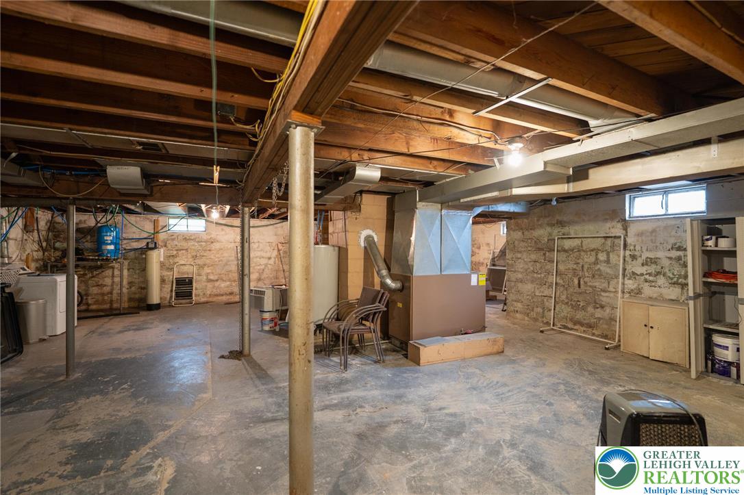 100 Ridge Road Phillipsburg, NJ 08865 - Photo 33 of 40 a view of a garage