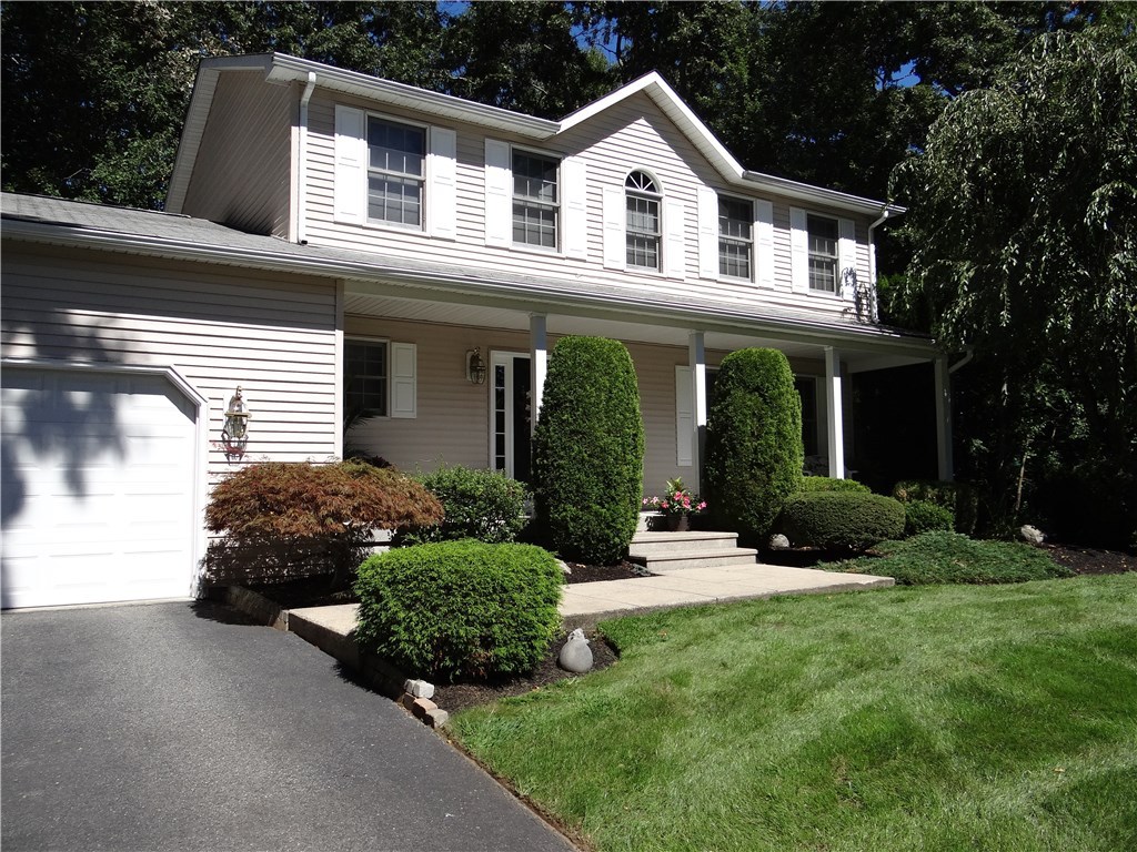 76 Fox Ridge Drive Cranston, RI 02921 - Photo 3 of 39 Gallery Image 3