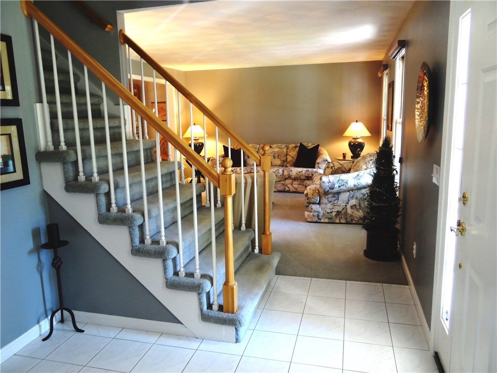 76 Fox Ridge Drive Cranston, RI 02921 - Photo 8 of 39 Gallery Image 8