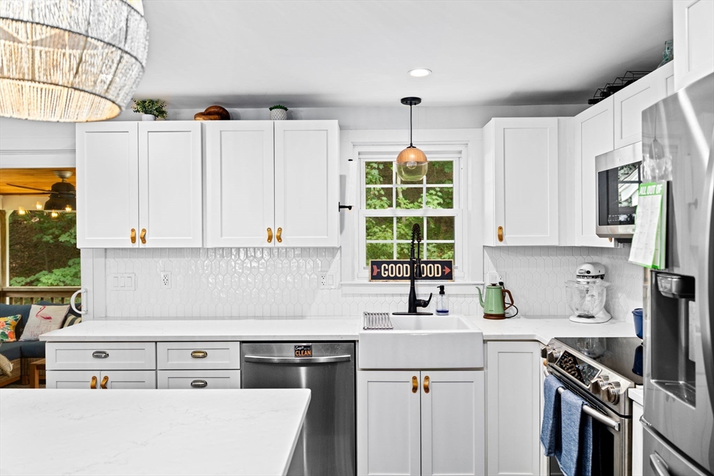10 Grenadier Road Hingham, MA 02043 - Photo 12 of 42 Gallery Image 12
