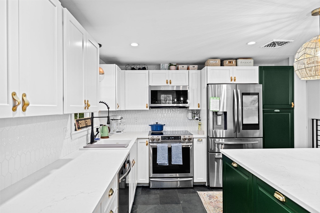 10 Grenadier Road Hingham, MA 02043 - Photo 14 of 42 Gallery Image 14