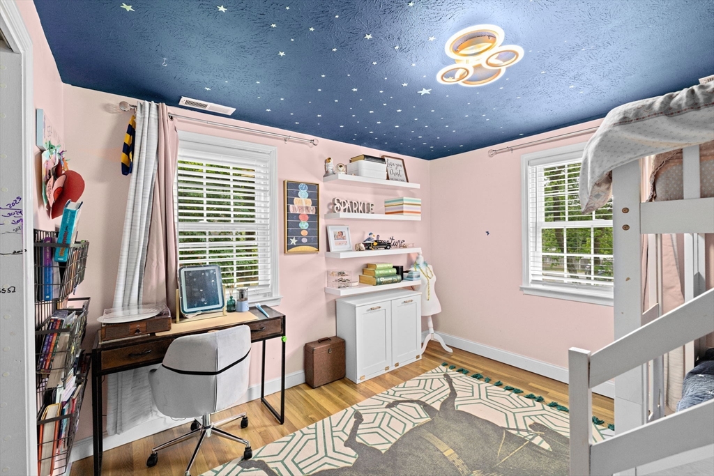 10 Grenadier Road Hingham, MA 02043 - Photo 19 of 42 Gallery Image 19