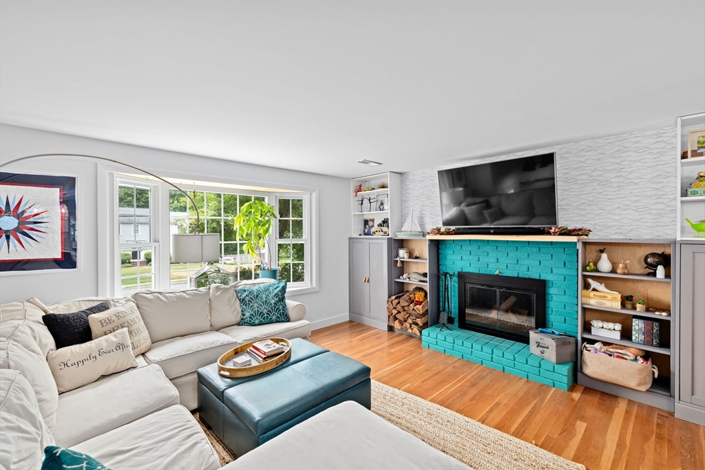10 Grenadier Road Hingham, MA 02043 - Photo 3 of 42 Gallery Image 3