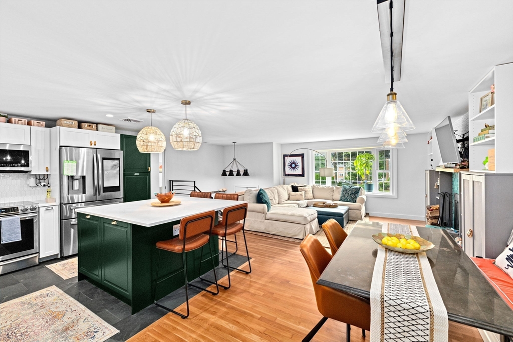 10 Grenadier Road Hingham, MA 02043 - Photo 5 of 42 Gallery Image 5