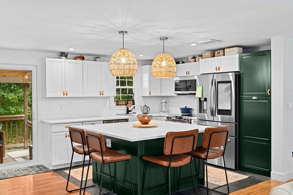 10 Grenadier Road Hingham, MA 02043 - Photo 7 of 42 Gallery Image 7