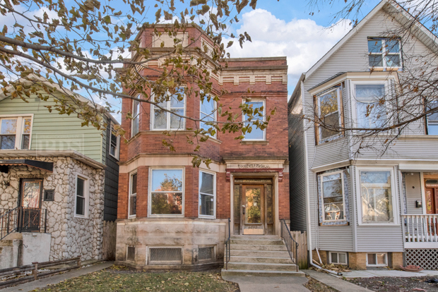 2843 West Fletcher Street Chicago, IL 60618 - Photo 1 of 17