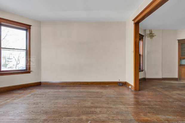 2843 West Fletcher Street Chicago, IL 60618 - Photo 2 of 17