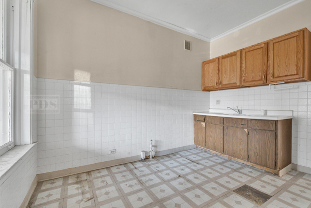 2843 West Fletcher Street Chicago, IL 60618 - Photo 13 of 17