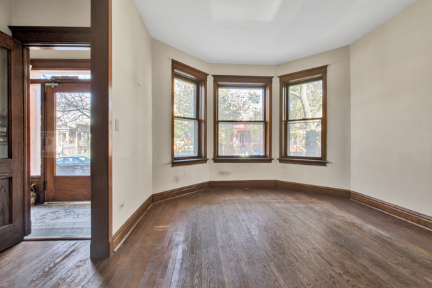 2843 West Fletcher Street Chicago, IL 60618 - Photo 3 of 17