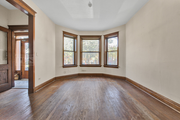 2843 West Fletcher Street Chicago, IL 60618 - Photo 4 of 17