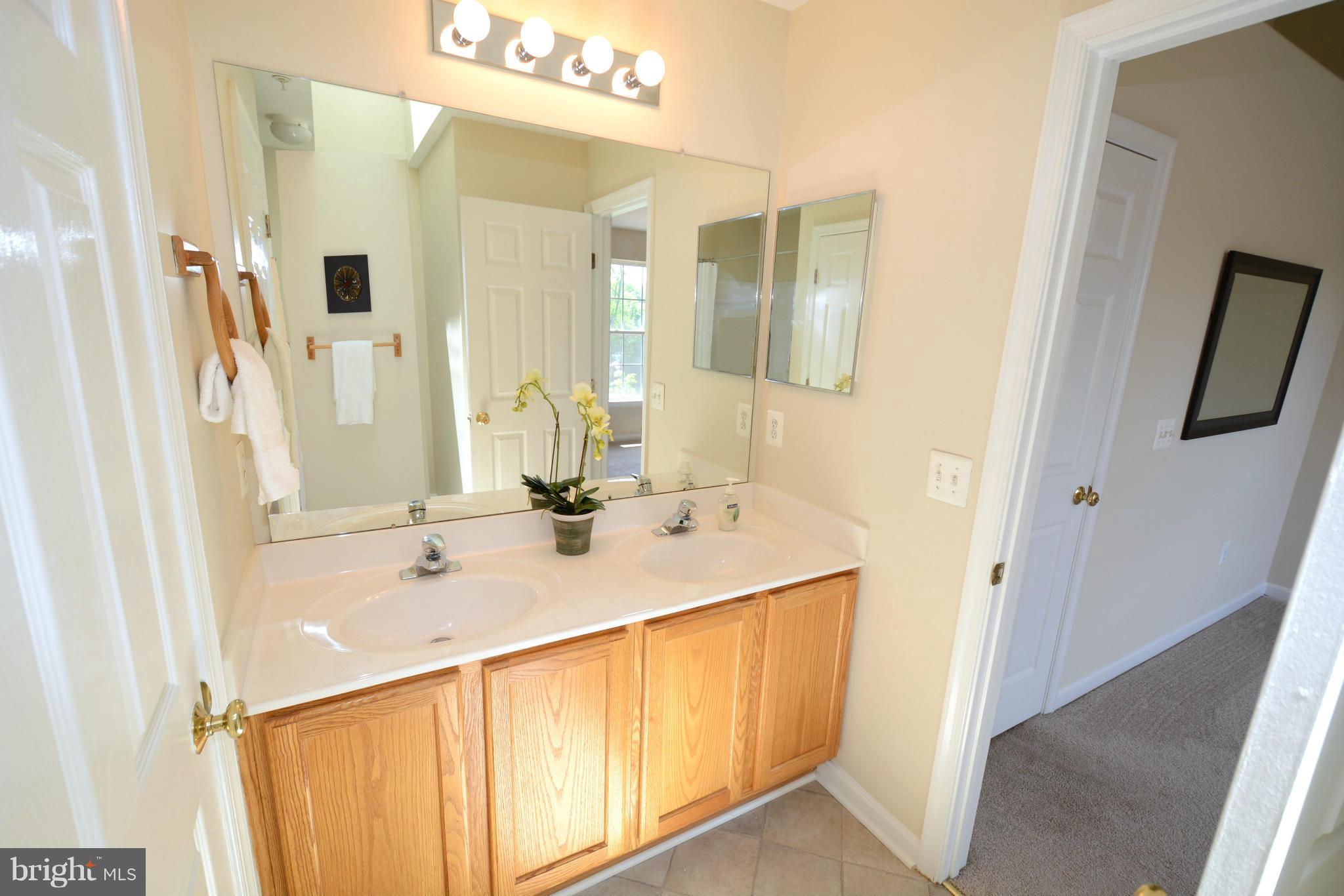 750 Howards Loop, Unit 53 Annapolis, MD 21401 - Photo 21 of 30 Bath (Master)