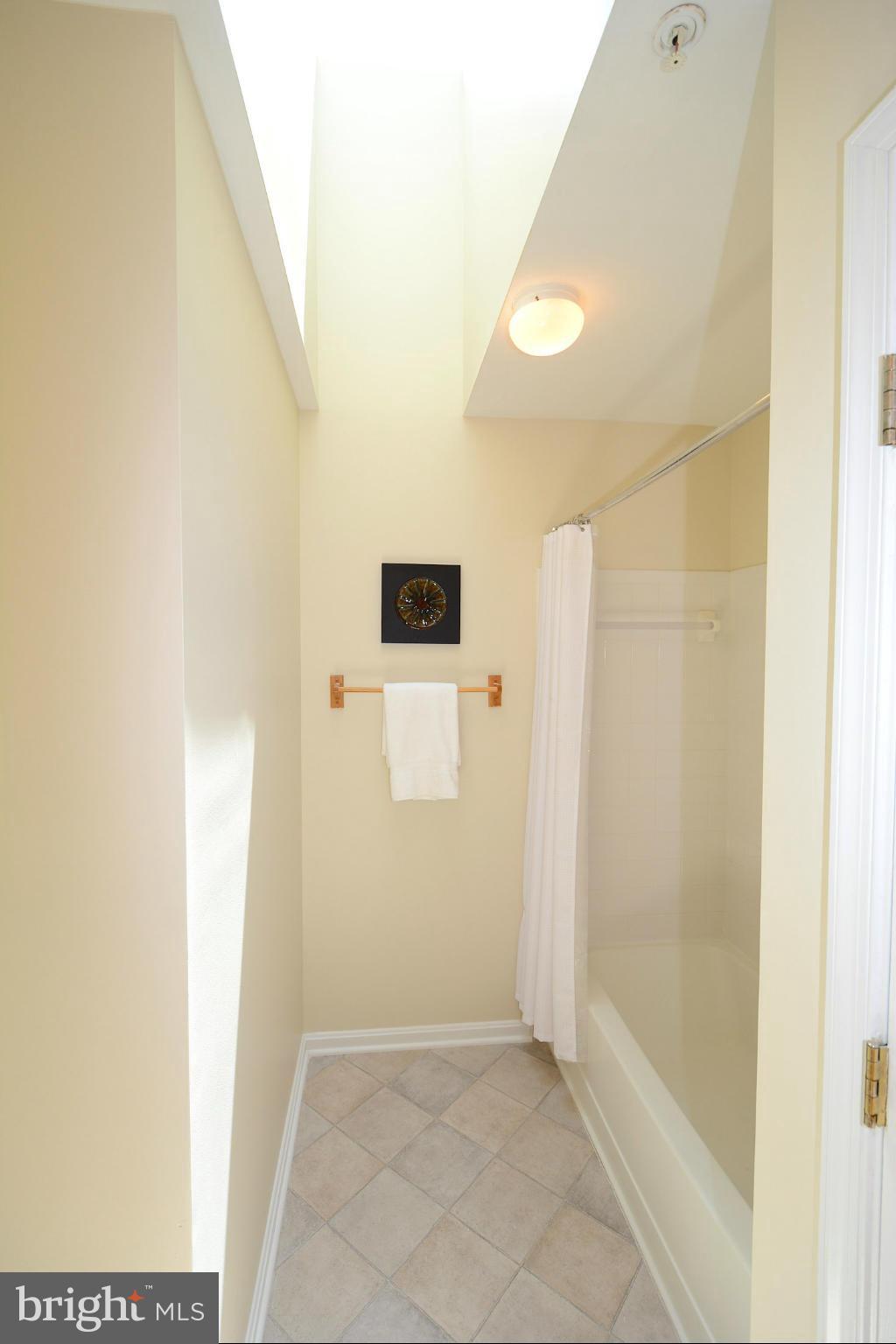 750 Howards Loop, Unit 53 Annapolis, MD 21401 - Photo 22 of 30 Bath (Master)