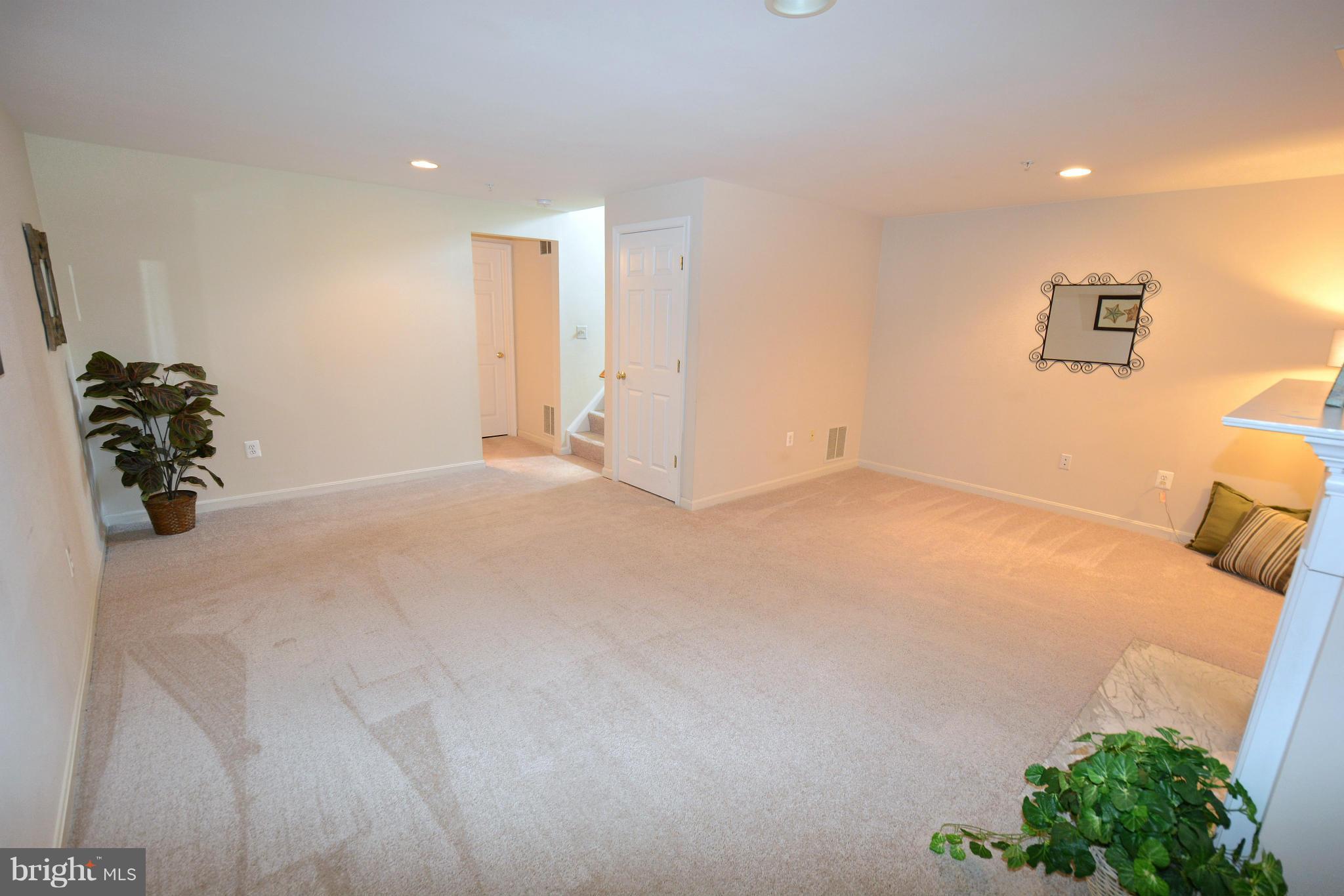 750 Howards Loop, Unit 53 Annapolis, MD 21401 - Photo 28 of 30 Family Room