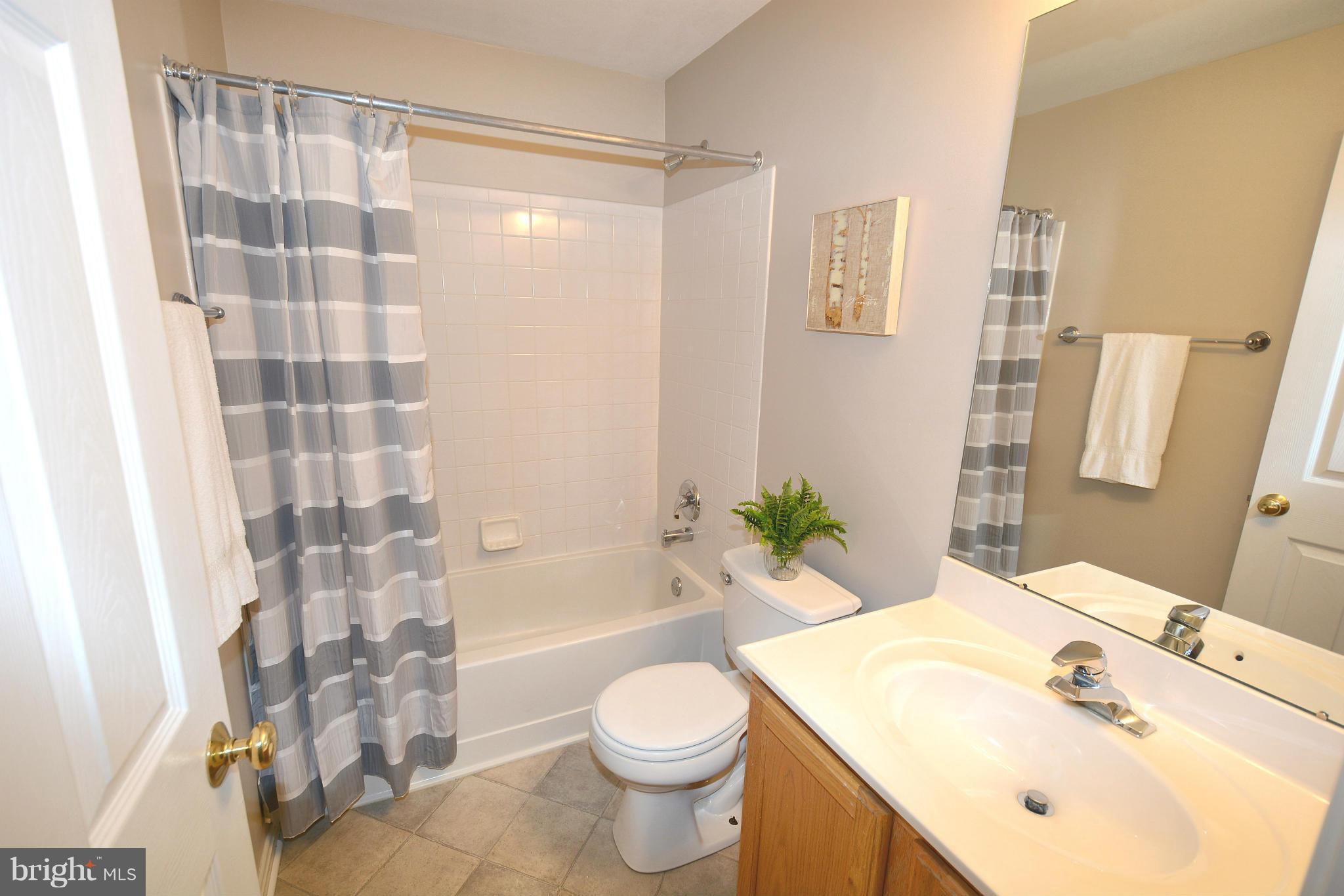 750 Howards Loop, Unit 53 Annapolis, MD 21401 - Photo 29 of 30 Bath