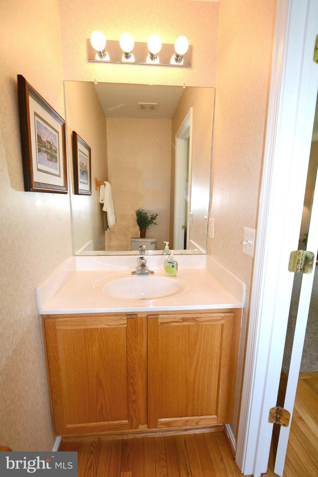 750 Howards Loop, Unit 53 Annapolis, MD 21401 - Photo 4 of 30 Bath