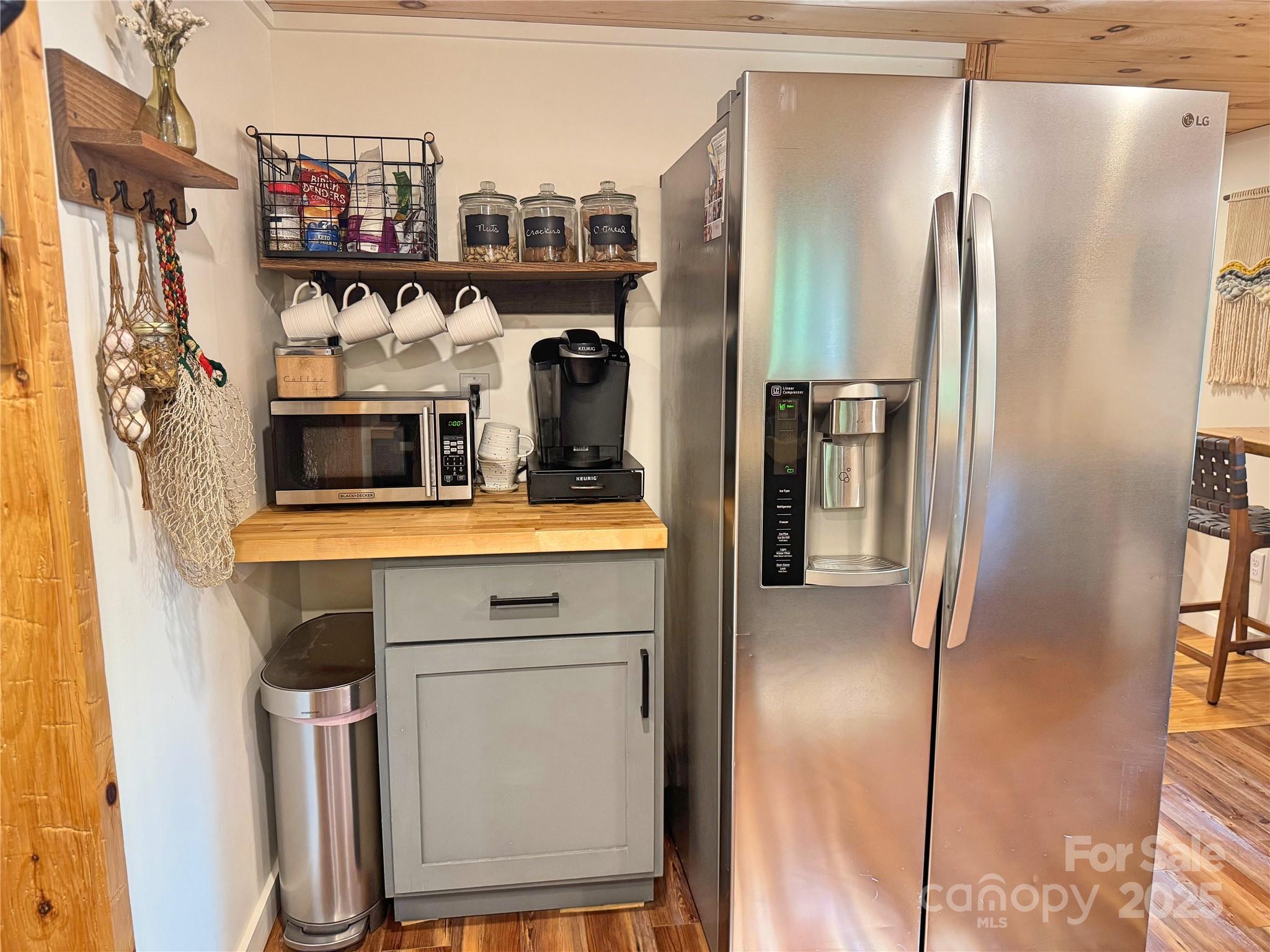 6622 Gingercake Road Newland, NC 28657 - Photo 27 of 48 a kitchen with stainless steel appliances granite countertop a refrigerator and a stove