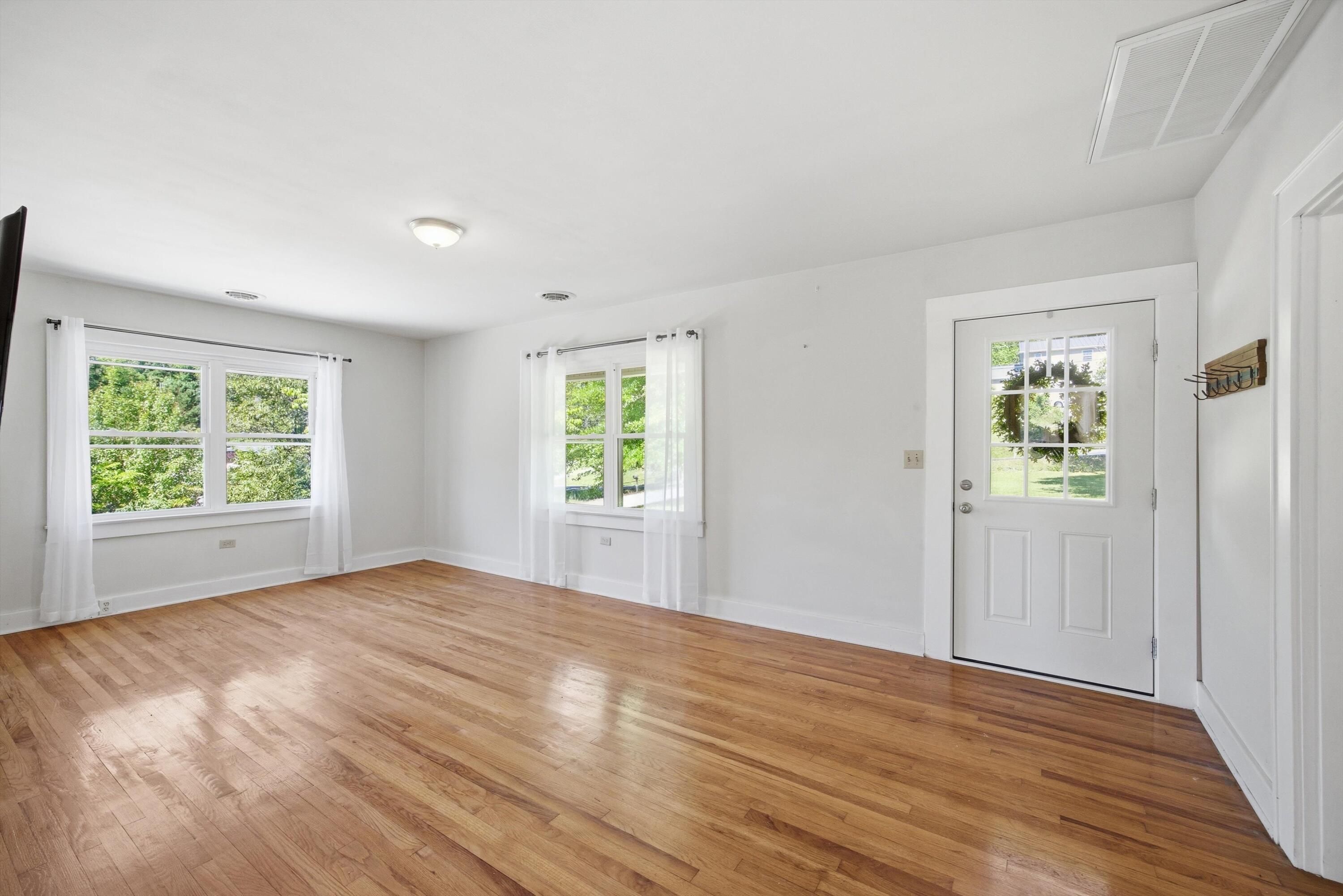 5580 Tucker Road Ooltewah, TN 37363 - Photo 4 of 59 06-5580TuckerRd-2