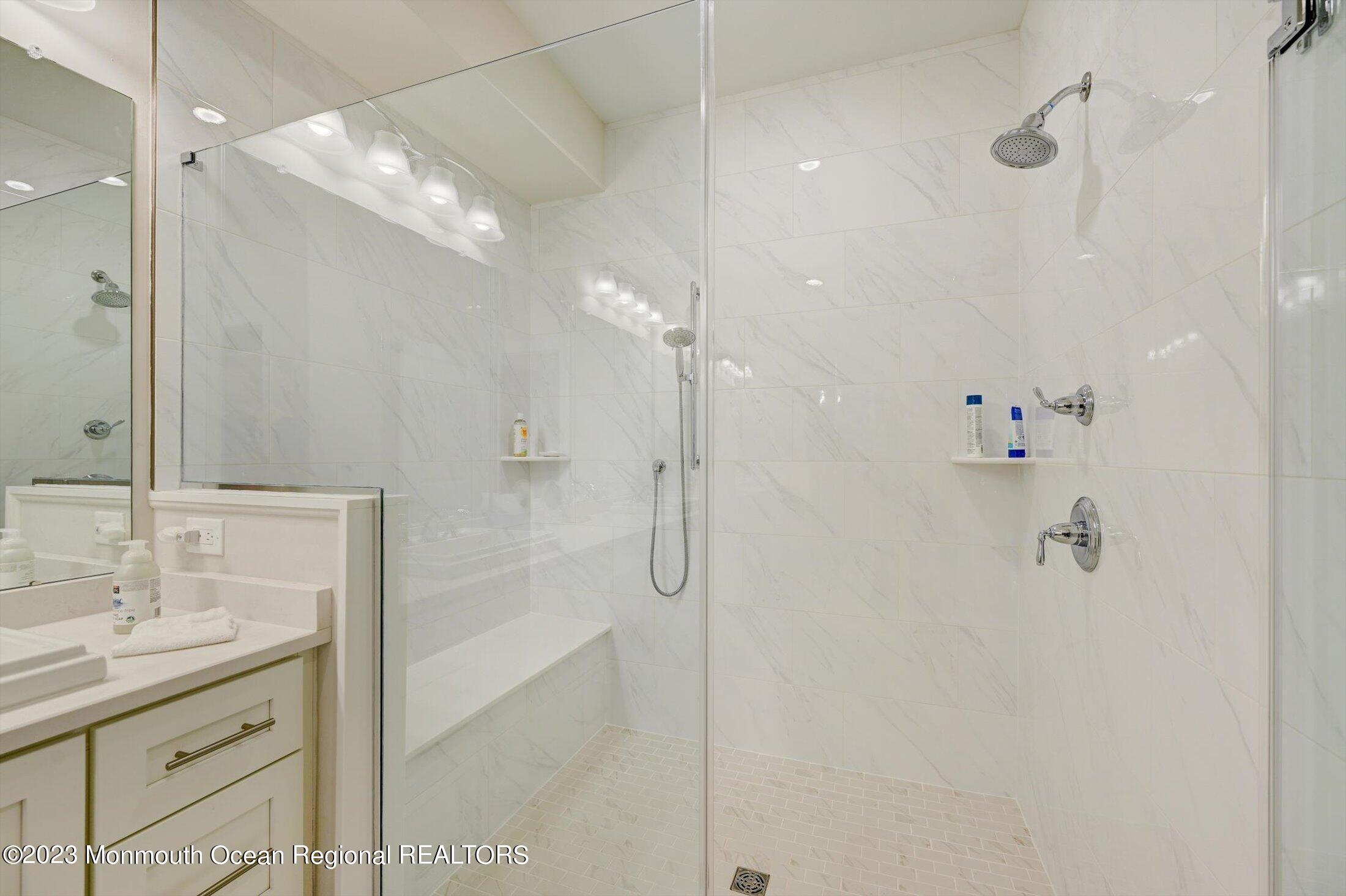 18 Jansky Drive, Unit 392 Holmdel, NJ 07733 - Photo 18 of 50 MASTER BATH