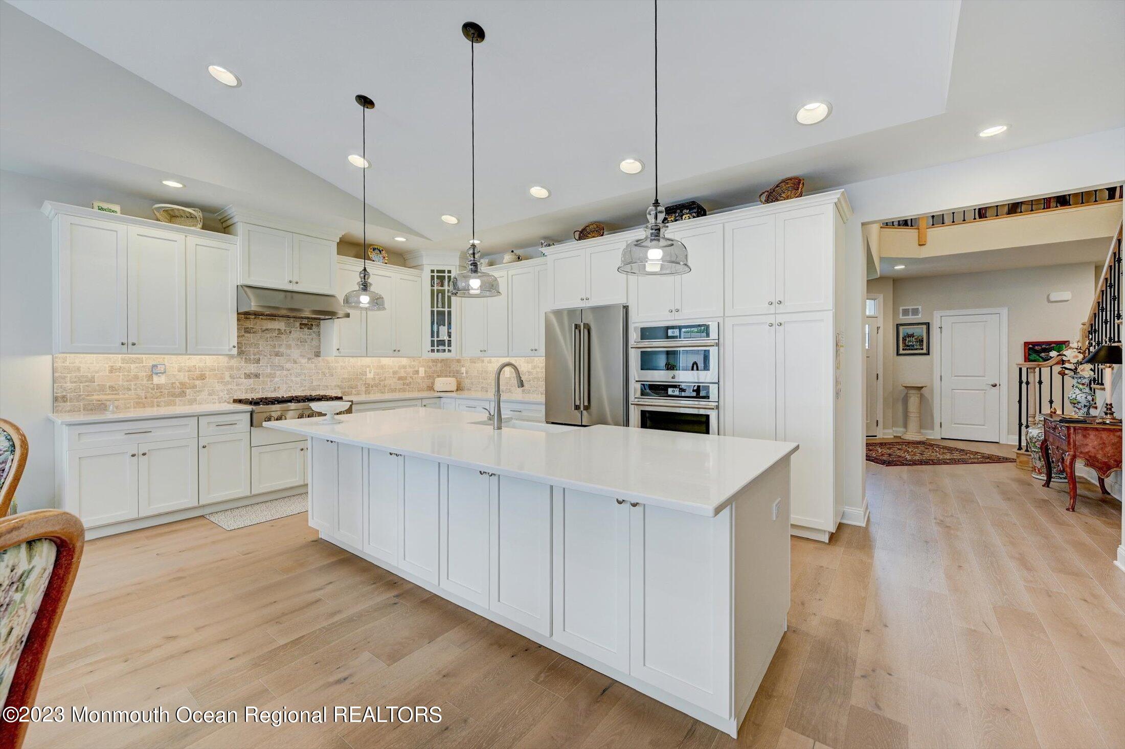 18 Jansky Drive, Unit 392 Holmdel, NJ 07733 - Photo 9 of 50 KITCHEN