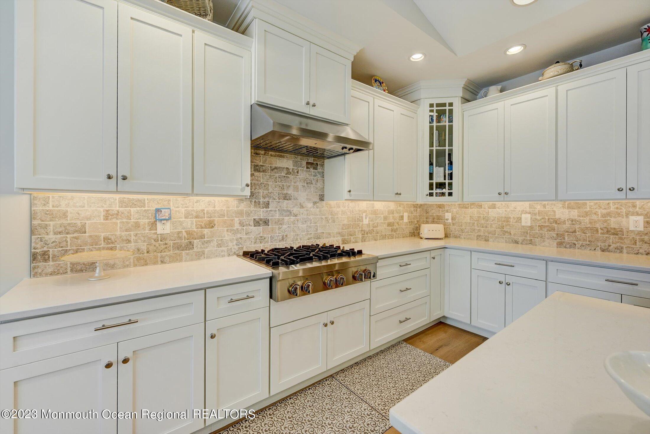 18 Jansky Drive, Unit 392 Holmdel, NJ 07733 - Photo 10 of 50 KITCHEN