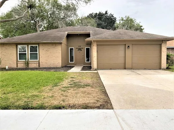 $1,995 | 209 Greenshire Drive, League City, TX 77573