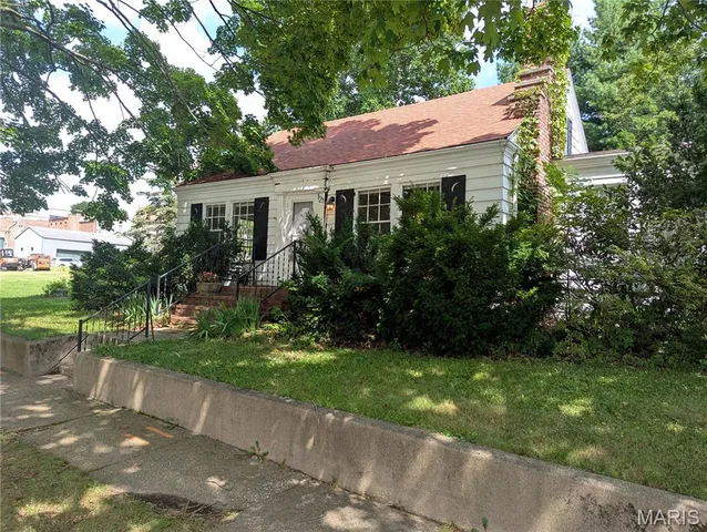 $117,000 | 121 East South Avenue, Greenville, IL 62246