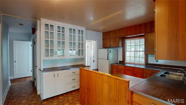 $117,000 | 121 East South Avenue, Greenville, IL 62246