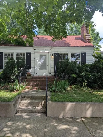 $117,000 | 121 East South Avenue, Greenville, IL 62246