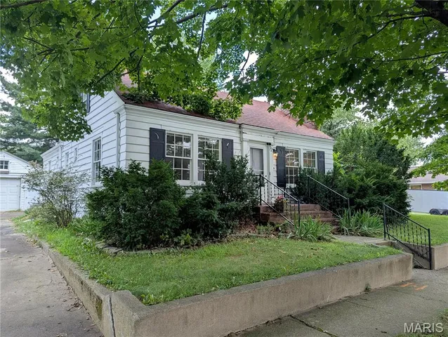 $117,000 | 121 East South Avenue, Greenville, IL 62246