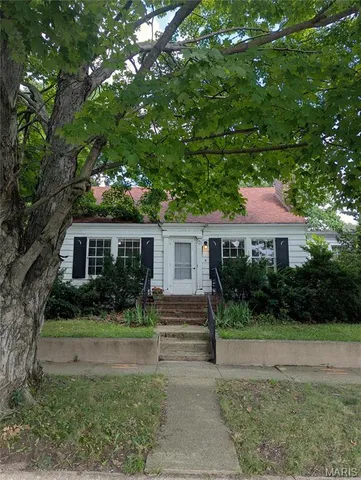 $117,000 | 121 East South Avenue, Greenville, IL 62246