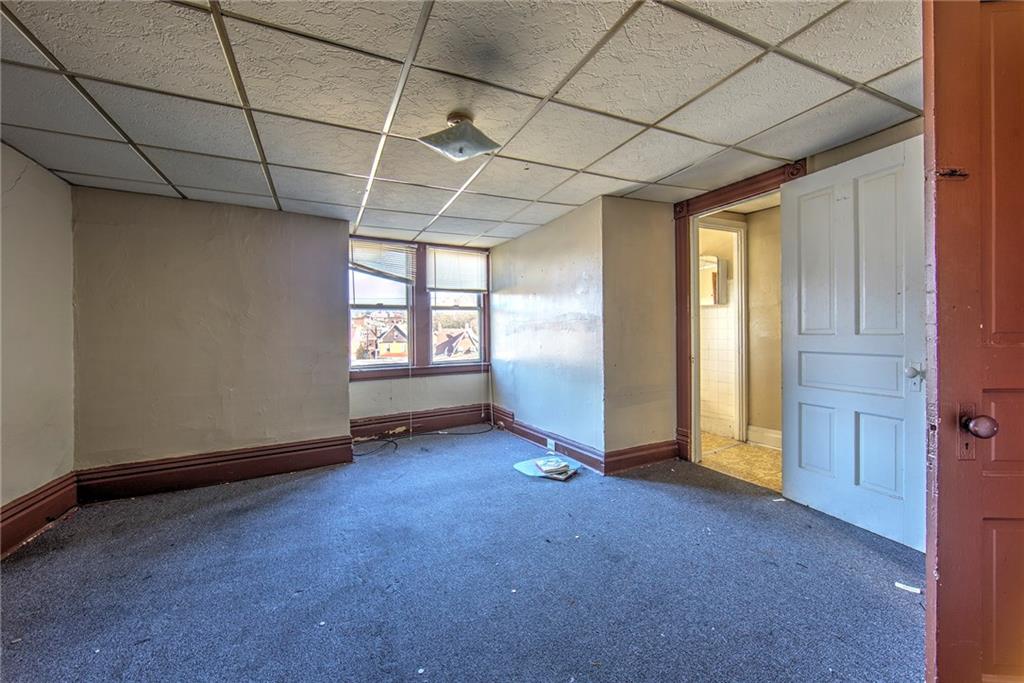 1253 Chartiers Avenue McKees Rocks, PA 15136 - Photo 16 of 19 Third floor unit.