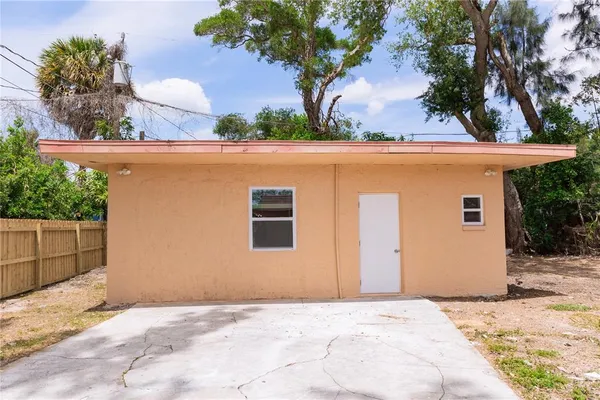$1,500 | 902 Marshall Street, Clearwater, FL 33755