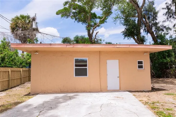 $1,500 | 902 Marshall Street, Clearwater, FL 33755