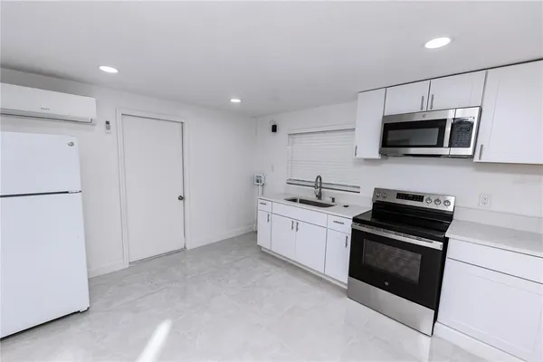 $1,500 | 902 Marshall Street, Clearwater, FL 33755