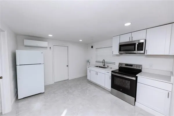 $1,500 | 902 Marshall Street, Clearwater, FL 33755