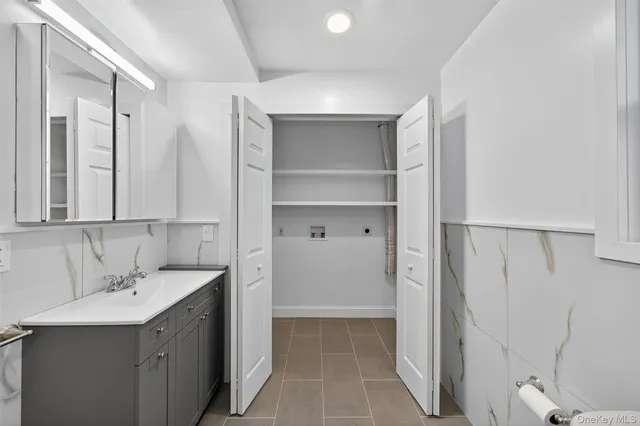 $2,600 | 50 Dubois Street, Unit 1, Livingston Manor, NY 12758