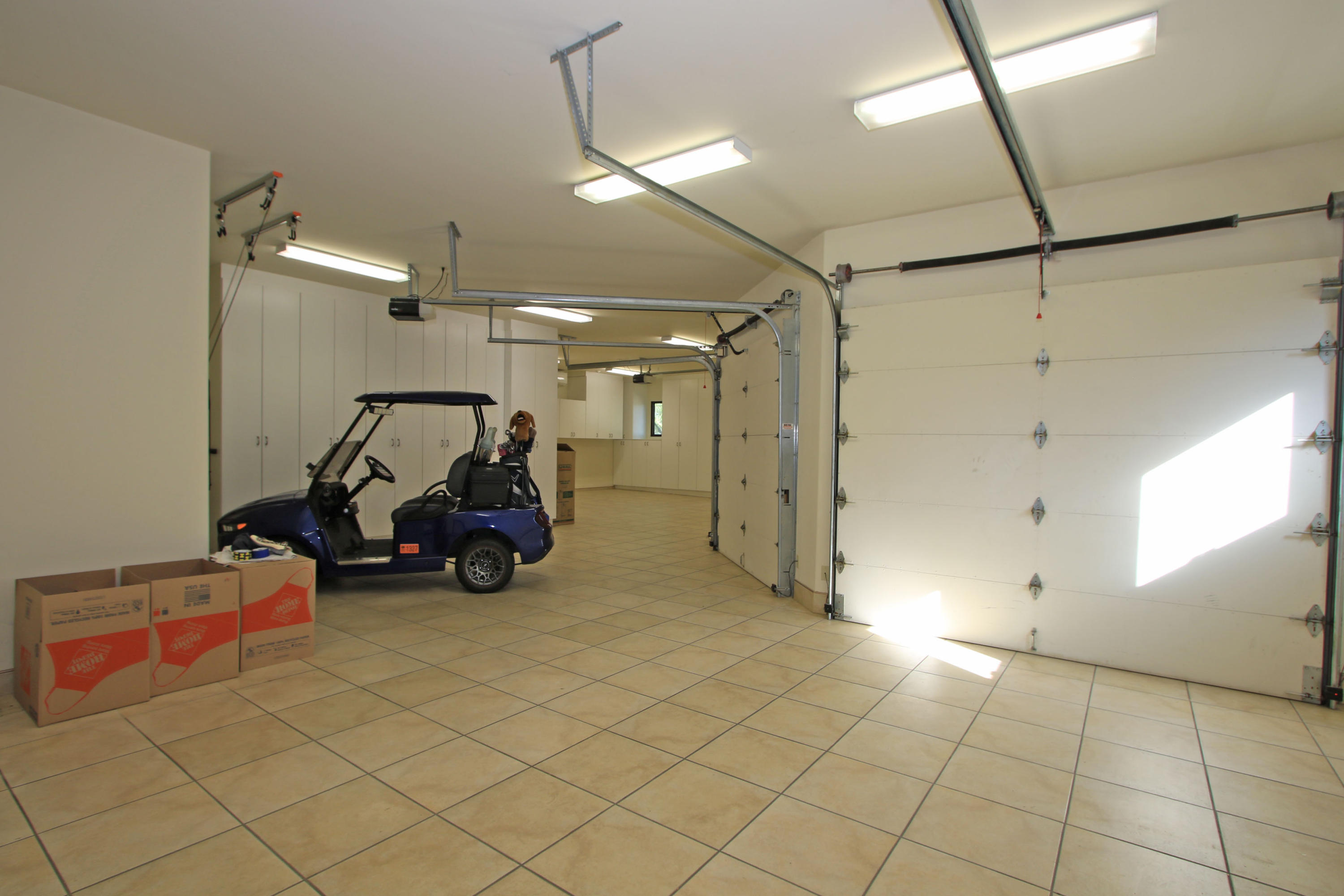 83 Royal St Georges Way Rancho Mirage, CA 92270 - Photo 120 of 123 a view of a room with gym equipment