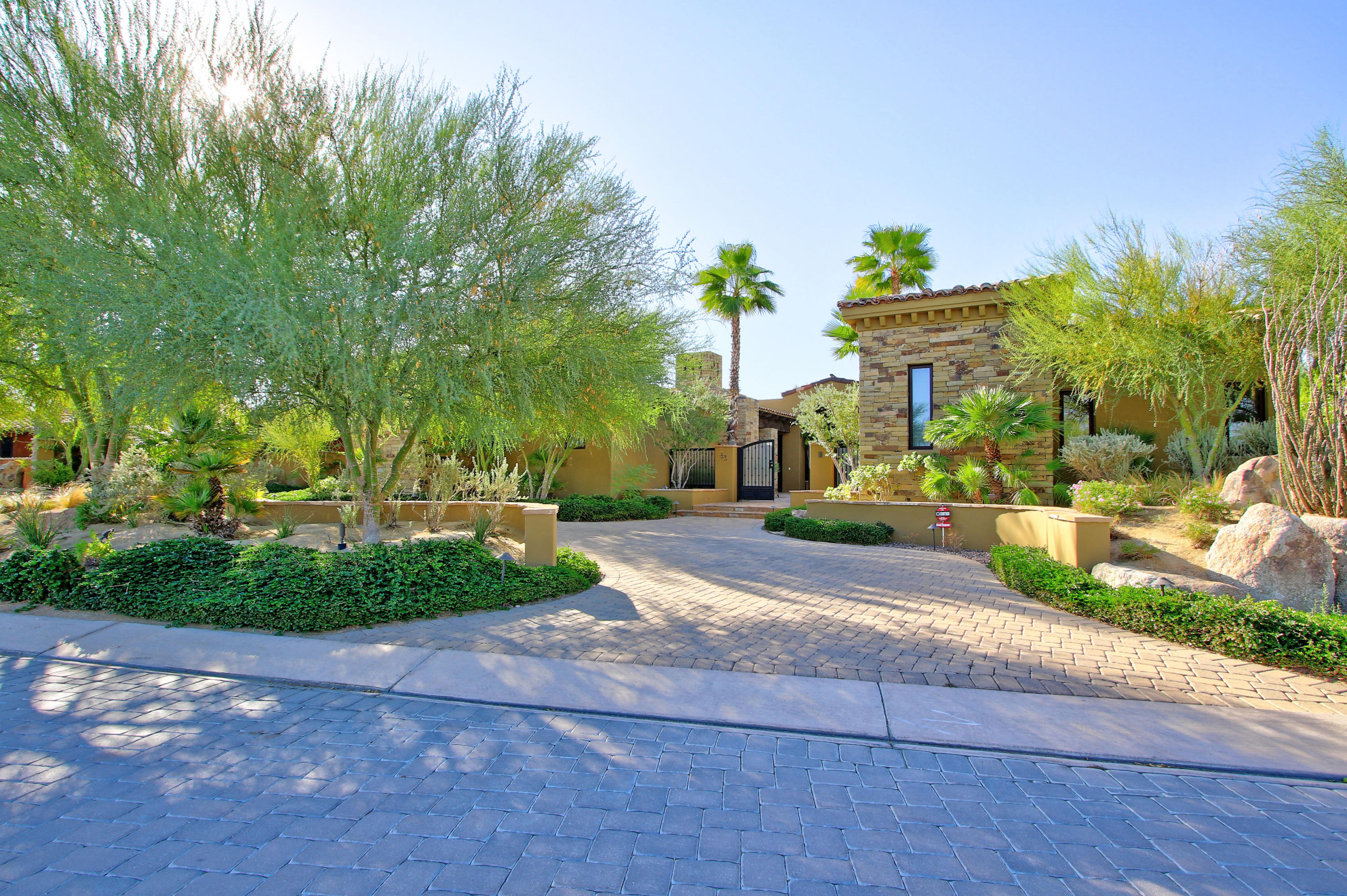 83 Royal St Georges Way Rancho Mirage, CA 92270 - Photo 5 of 123 z (5)