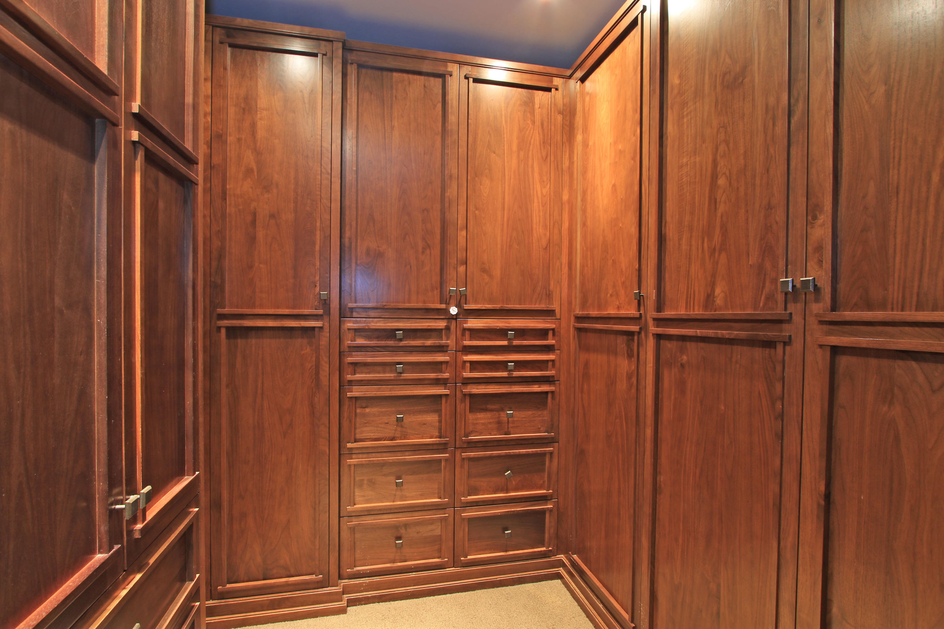 83 Royal St Georges Way Rancho Mirage, CA 92270 - Photo 59 of 123 a view of walk in closet with clothes