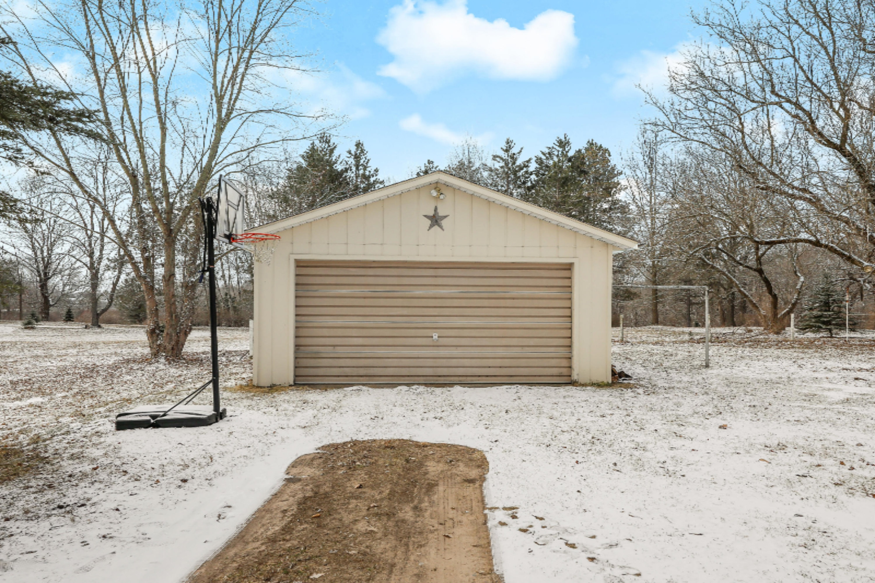 21241 Elm Street Reed City, MI 49677 - Photo 8 of 31 03-23-20-P01-8