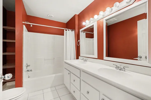 $2,700 | 481 Village Oaks Court, Ann Arbor, MI 48103