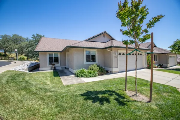 $359,000 | 805 Cherryhill Trail, Redding, CA 96003