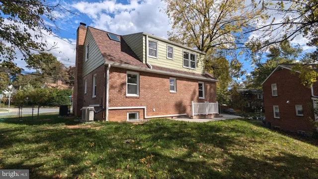 $3,100 | 2700 Dawson Avenue, Silver Spring, MD 20902