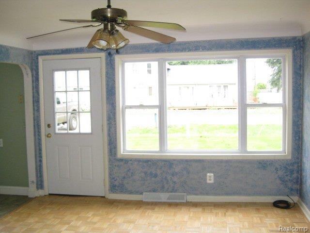 26057 Weigel Road New Boston, MI 48164 - Photo 3 of 10 004.JPG