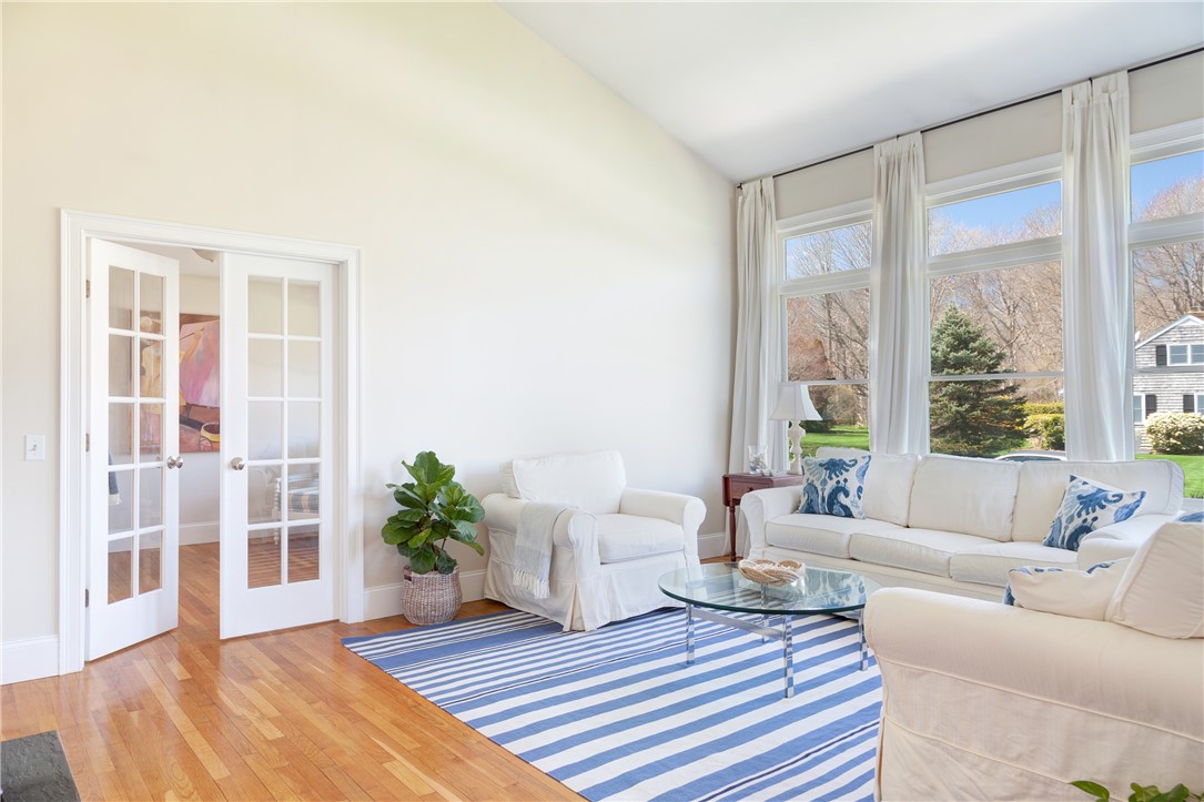 27 Col Christopher Greene Road Portsmouth, RI 02871 - Photo 4 of 43
