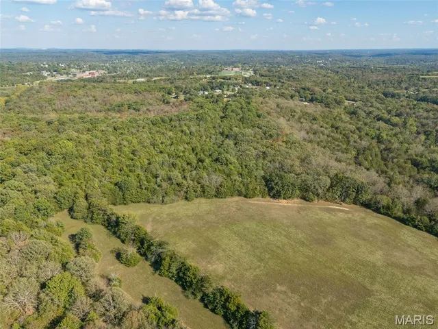 $630,000 | 1444 Yellow Rock Road, De Soto, MO 63020