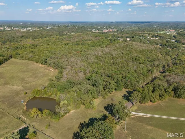 $630,000 | 1444 Yellow Rock Road, De Soto, MO 63020