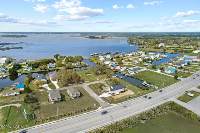 $774,900 | 104 Flippers Cove Drive, Unit 9, Cedar Point, NC 28584