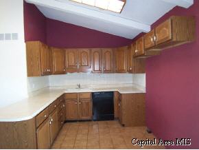 810 Springfield Road Athens, IL 62613 - Photo 4 of 9 Gallery Image 4