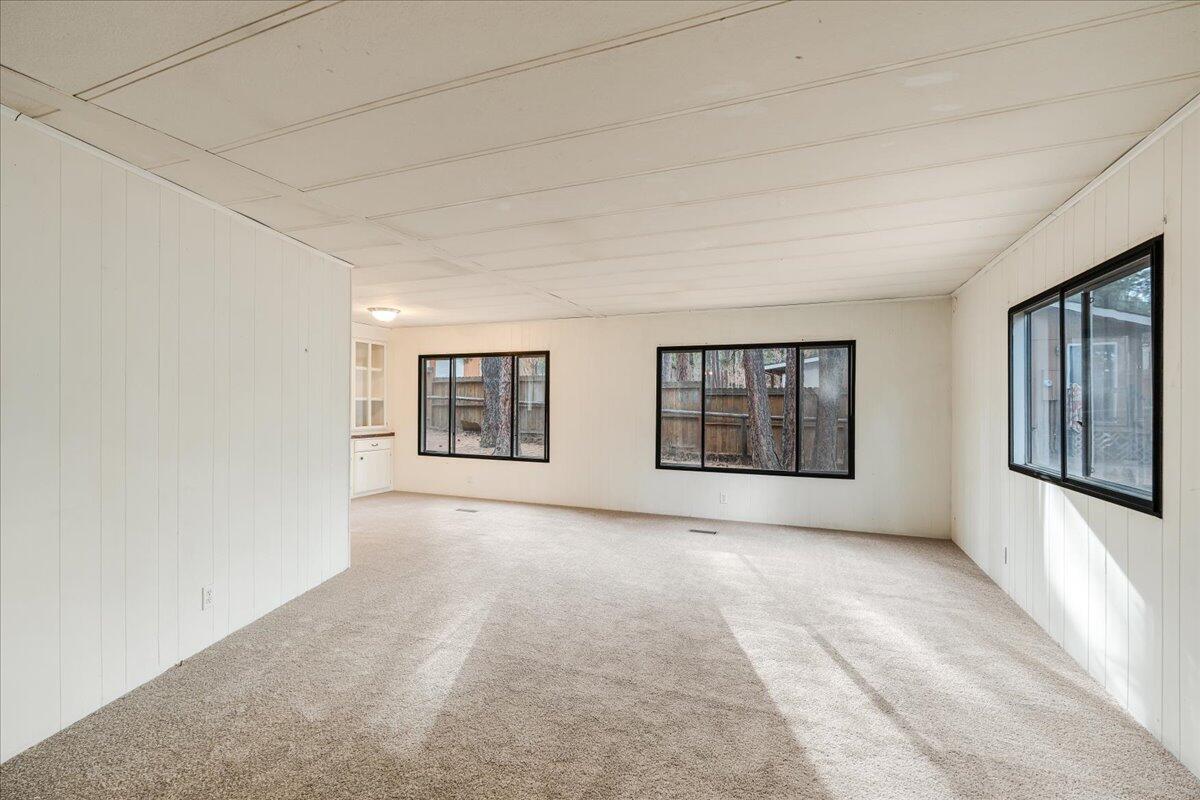 60214 Agate Road Bend, OR 97702 - Photo 5 of 31 View of the living room as you enter the home